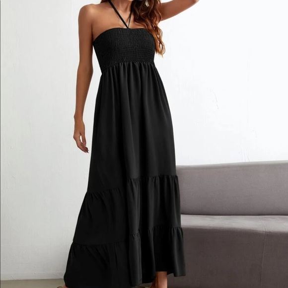 Boho shirred ruffle hem halter maxi dress - Picture 3 of 5